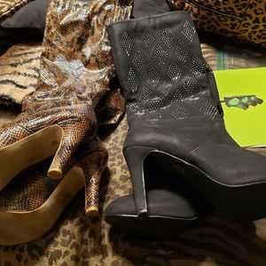 2 pair boots like new